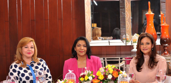 Carmen de Medina, Alexandra Ventura y Celeste Pérez.
