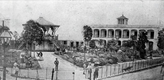 Historia. Vista parcial del Parque Central de Santiago, siglo XIX.