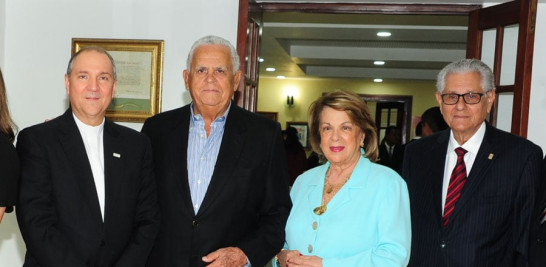 Gerardo Ramírez, Rafael Bisonó, Carmen Cambiaso de Bisonó y Roberto Saladín.
