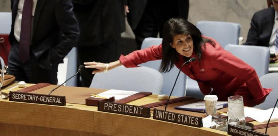 Debates. La embajadora estadounidense ante la ONU, Nikki Haley durante la sesión sobre la situación en Siria en el Consejo de Seguridad de la ONU.