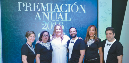 Lucía Báez, Milagros Pimentel, Jatnna Tavárez, Julio Rafael Curiel, Islanda García y Vinicio Curiel.