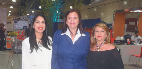 Michelle Paniagua, Nancy Rodríguez y Nieves Fernández.