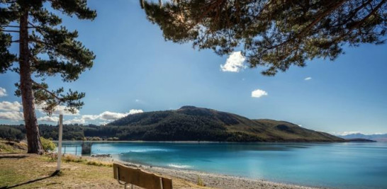 Según la guía de turismo de Tekapo, este lugar recibe en promedio 2,180 horas de sol al año, casi 200 horas por encima de la media de Nueva Zelanda. El clima en este país de Oceanía es templado.