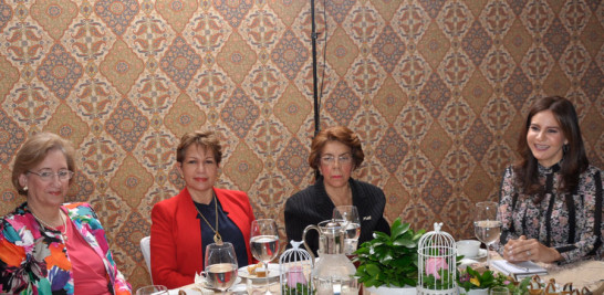Haydée Benoit de García, Juany Mejía, María Rosa Belliard y Celeste Pérez.