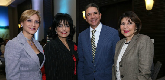 Sandra DAleman, Sonia Rosario, Tyrone Germán y Teresa Kasse.