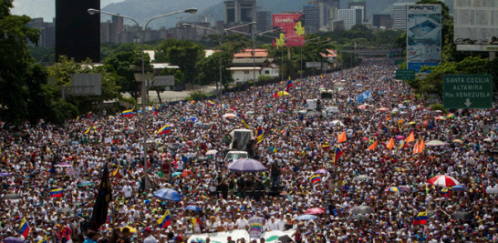 Protestas. Miles de manifestantes marcharon en Caracas en una actividad denominada "Somos Millones".