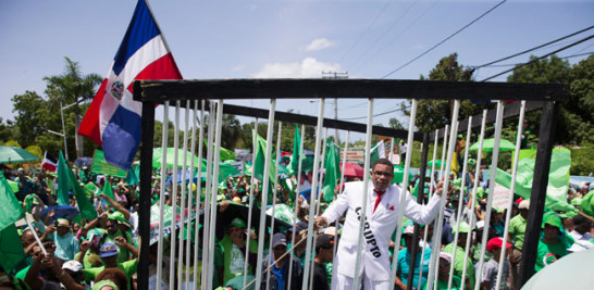 Denuncias. Las personas marcharon vestidos de verde y portando pancartas donde reclamaban el fin de la impunidad y la corrupción, principalmente en el caso de la empresa Odebrecht.