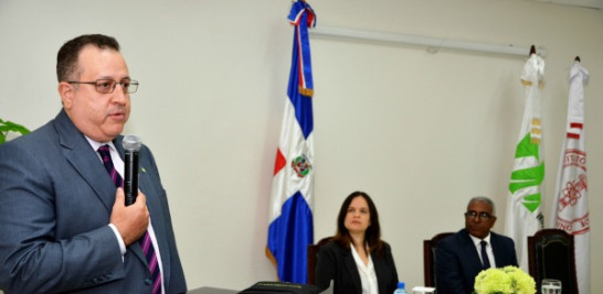 Magín Díaz, Director de la DGII.