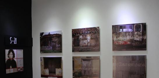 Parte de las fotografías sobre el genocidio que se exhiben en la sala de exposiciones temporales del MMRD.