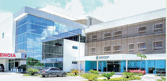 Construcción. Vista de la parte frontal del centro hospitalario enfocado en reforzar el
turismo de salud en República Dominicana.