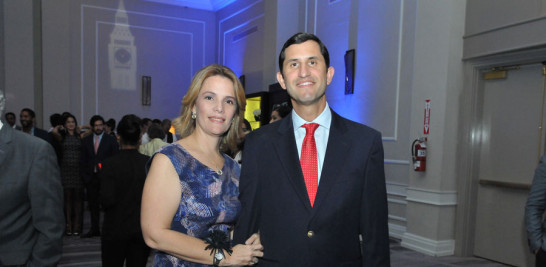 Elaine Sosa de Herrera y Roberto Herrera.