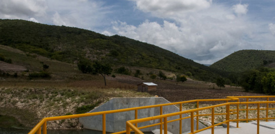 Danilo Medina dijo que más del 80% de los productos que necesita la población dominicana se producen en el país, tras entregar la presa.