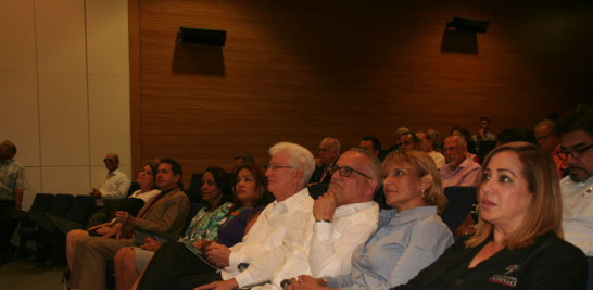 Actividad. Parte del público asistente al Centro Cultural Perelló, sede del evento para recordar el natalicio de Don Rafael Herrera.