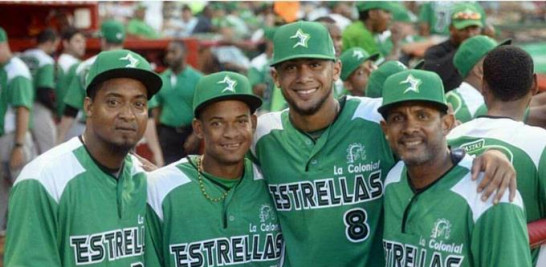 FAMILIAS. Jailen Peguero, Yeiler Peguero, Fernando Tatis Jr. y Fernando Tatis son las parejas de padre e hijo que comparten dugout en las Estrellas Orientales.