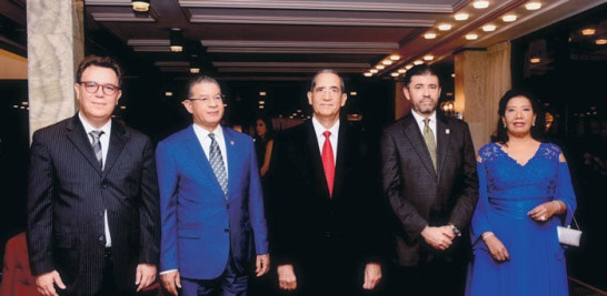 Jottin Cury, Wilson Gómez, Víctor Joaquín Castellanos, Justo Pedro Castellanos y Leyda Margarita Piña.