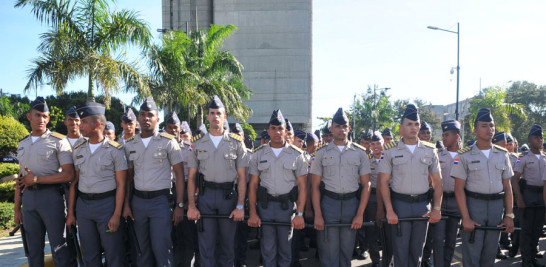 A vigilar y proteger. El contingente policial enviado a las calles suma 26,923 hombres, y forma parte del lanzamiento del Plan Navidad Segura 2017, puesto en marcha por la Dirección General de la Policia Nacional.