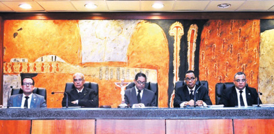 El Consejo del Poder Judicial, presidido por Mariano Germán, estuvo activo en 2017 conociendo juicios disciplinarios contra jueces, algunos de ellos destituidos.
