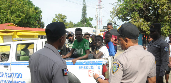 Acciones. Autoridades militares y de Migración mantienen operativos de apresamiento y expulsión de ilegales haitianos en la frontera.