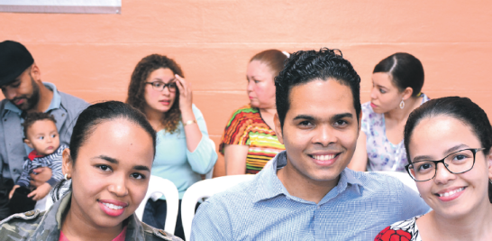 Participantes de la conferencia sobre: Cómo forjar una relación con un hijo desde su nacimiento.