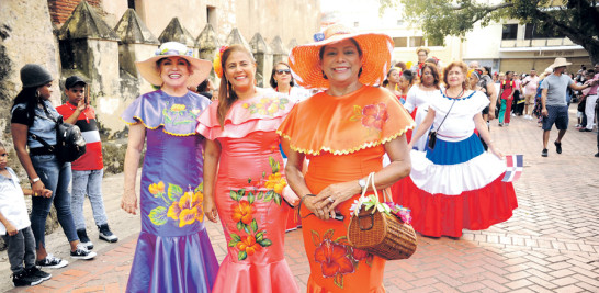 Distinguidas damas de la Ciudad Colonial hacen honor a las Muñecas Limé