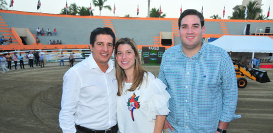 Carlos Vásquez, Jaidy de Vásquez y Juan Rizek.