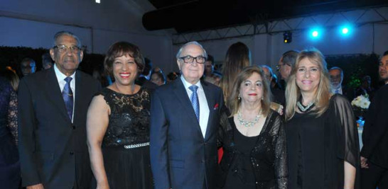 Américo Rodríguez, Rosa Roa, Luis Sánchez Noble, Mildred Josefína de Sánchez Noble y Soraya Aquino.
