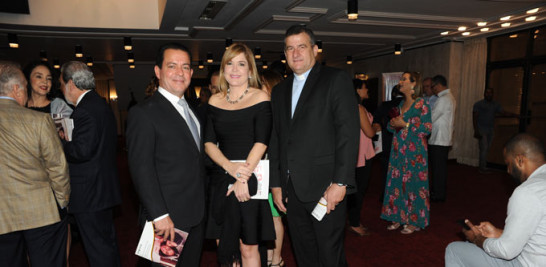 Rafael Barceló, Ana Corripio de Barceló y Jorge Luis Rojas.