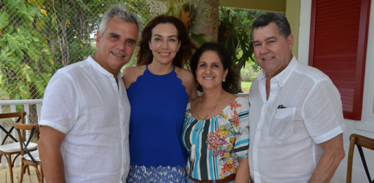 Marcos Villanueva, Gabriela Llanos, Ivonne de Pappaterra y Lucho Pappaterra.