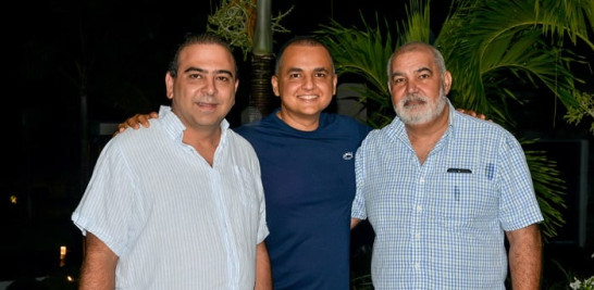 Camel Garip,  Juan Rafael Peralta y Arturo Arbaje.
