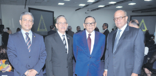 Luis Ortiz, Héctor Gómez, Franklin Lithgow y José Silié Ruiz.