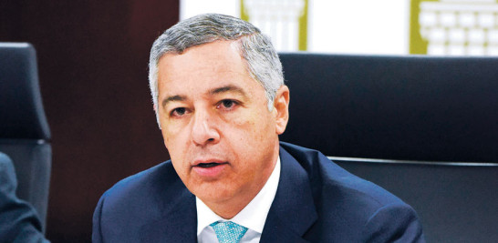 Donald Guerrero Ortiz, ministro de Hacienda.