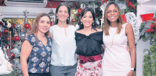 Elaine Bogaert, Denise Bogaert, Mayi Súarez e Indhira Rodríguez.