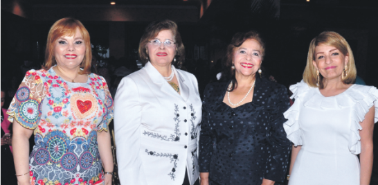 Rommy Grullón, Mariela Aybar de Grullón, Rosa María Aybar de Torres y
Gianna Batista.