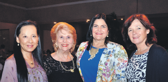 Miyuki Seki, Silvia de Pou, María Teresa Hermidas de Rodríguez y Edith Schneider.