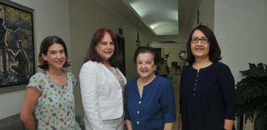 Aismel Sagredo, Magda Arzeno, Nilda Sagredo y Georgina Holguín.