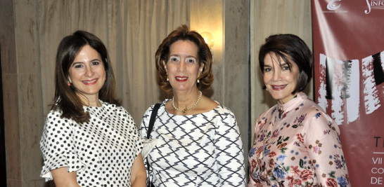 Bethania de Rizek, Ileana Pesquera y Marianela Aredondo.