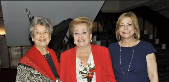 Martha Thayer, Amadita Pitaluga de González y Patricia Gonzólez de Bergés.