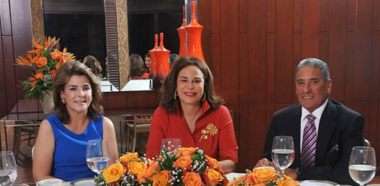 Maritza Zeller de Bonetti, Rosanna Rivera y Niní Cáffaro.