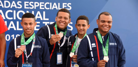 Carlos Tiburcio, Fabio Aquino, Félix Díaz y José Julián Pérez, medalla de bronce en el evento de doble unificado nivel 5.