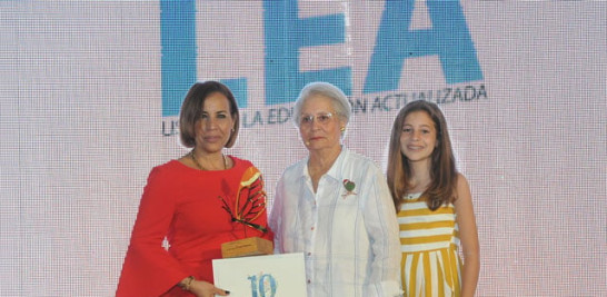 Rosario Vásquez, Rosa Margarita Bonetti y María Isabel Santana Serulle.