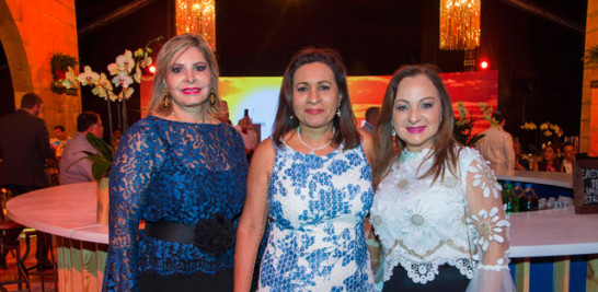 Edita Castillo, Arelis Ramírez y María Collado.