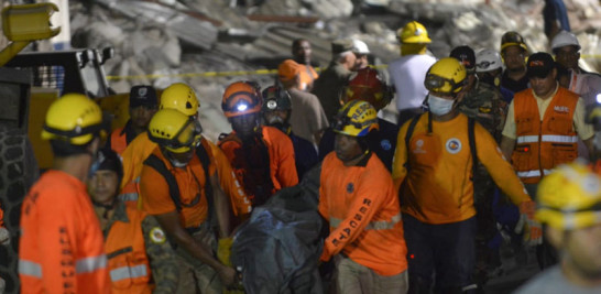 RESCATISTAS. Las autoridades dominicanas recibirán la ayuda de un equipo de técnicos en explosivos y remoción de Puerto Rico.