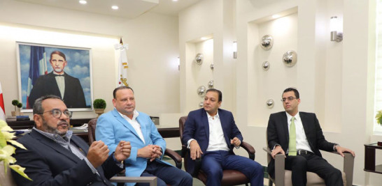Encuentro. El alcalde Abel Martínez se reunió ayer en su despacho con Juan Ventura, Juan Carlos Ortiz y Félix Eduardo García.