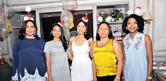 Elizabet Gutiérrez, Karla Polonia, Elinee Olaverría, Ana Gómez y Milian Reyes Solano.