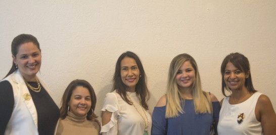 Michelle Quintana, Ninozka Rodríguez, Laura Rosa, Diana Camacho, Amaya Matos.