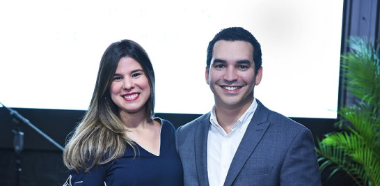 Nicole Cantisano de Rodríguez y Virgilio Rodríguez.