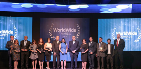 Galardón. Ejecutivos de WorldWide junto a los ganadores del WorldWide Award 2019.