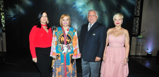 Claudia Escobar, Rommy Grullón, Alfredo Hernández y Gina Grullón.