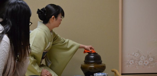Uno de los momentos más emotivos para los participantes del programa de intercambio fue tomar parte en una ceremonia del té en el centro histórico de Kioto. Yaniris López
