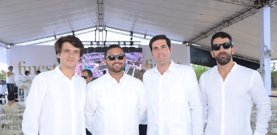 Xacobe Diaz, Manuel Poueriet, Israel Chaparro e Iván Barrios.